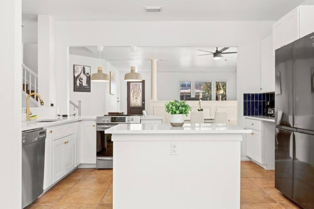 5 Bedrooms With Chefs Kitchen 2 Masters Room And Game Lounge Сан Антонио Екстериор снимка