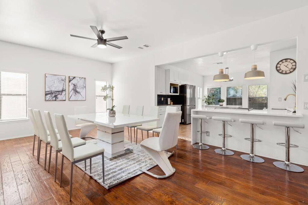 5 Bedrooms With Chefs Kitchen 2 Masters Room And Game Lounge Сан Антонио Екстериор снимка
