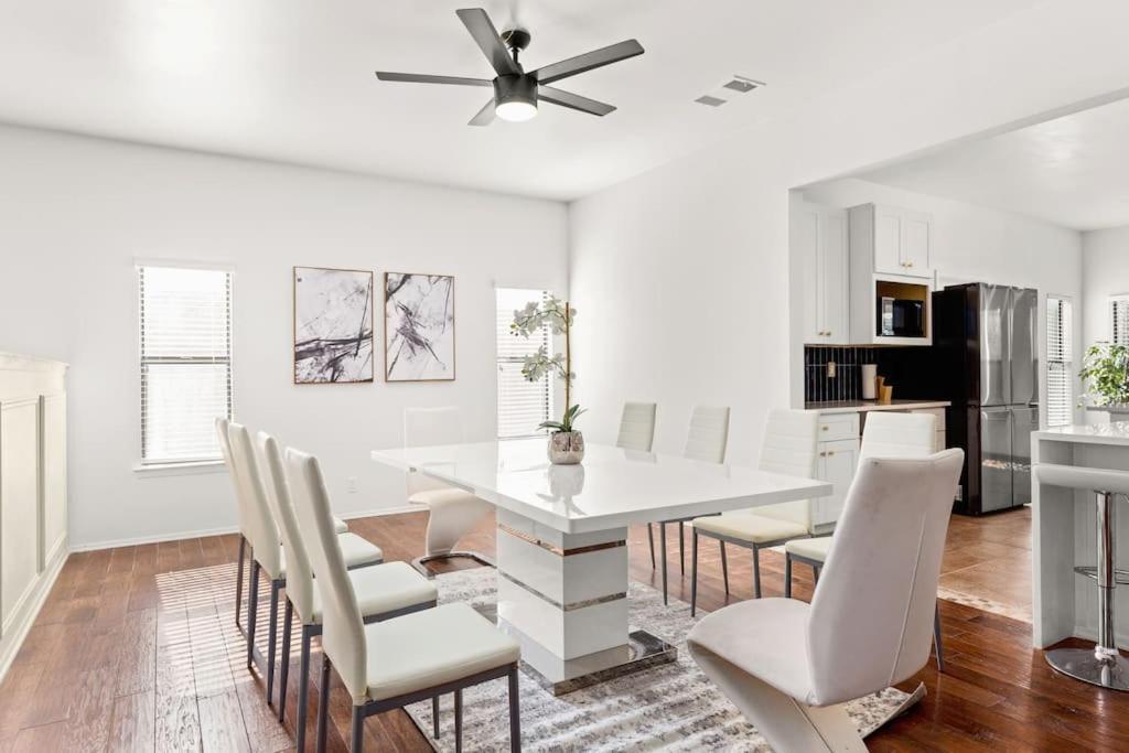 5 Bedrooms With Chefs Kitchen 2 Masters Room And Game Lounge Сан Антонио Екстериор снимка
